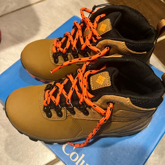 Columbia Boy's Tan Newton Ridge YY0689-286 Leather Trail Ankle Trekking Boot 1 - Picture 3 of 7